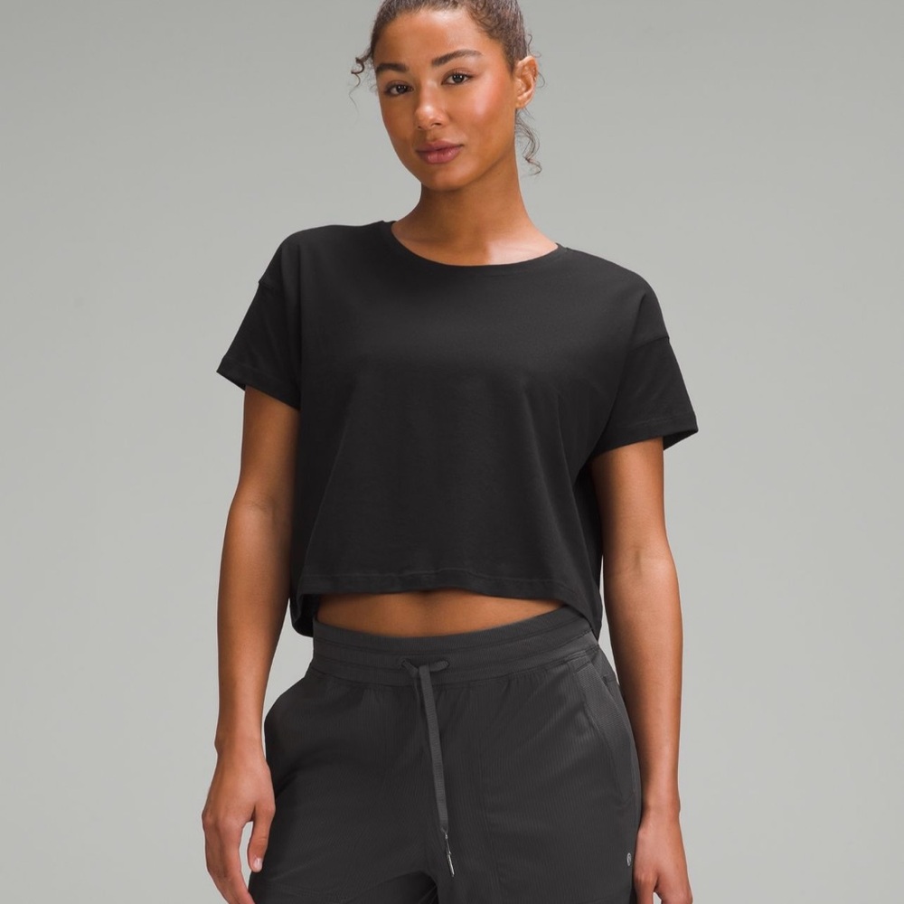 Lululemon tshirt